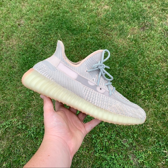 Yeezy 350 synths v2s box included